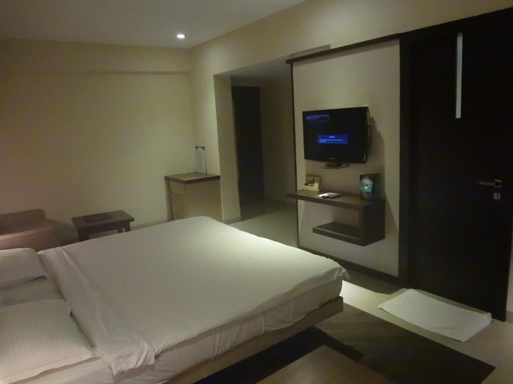 ثين Hotel Capitol المظهر الخارجي الصورة