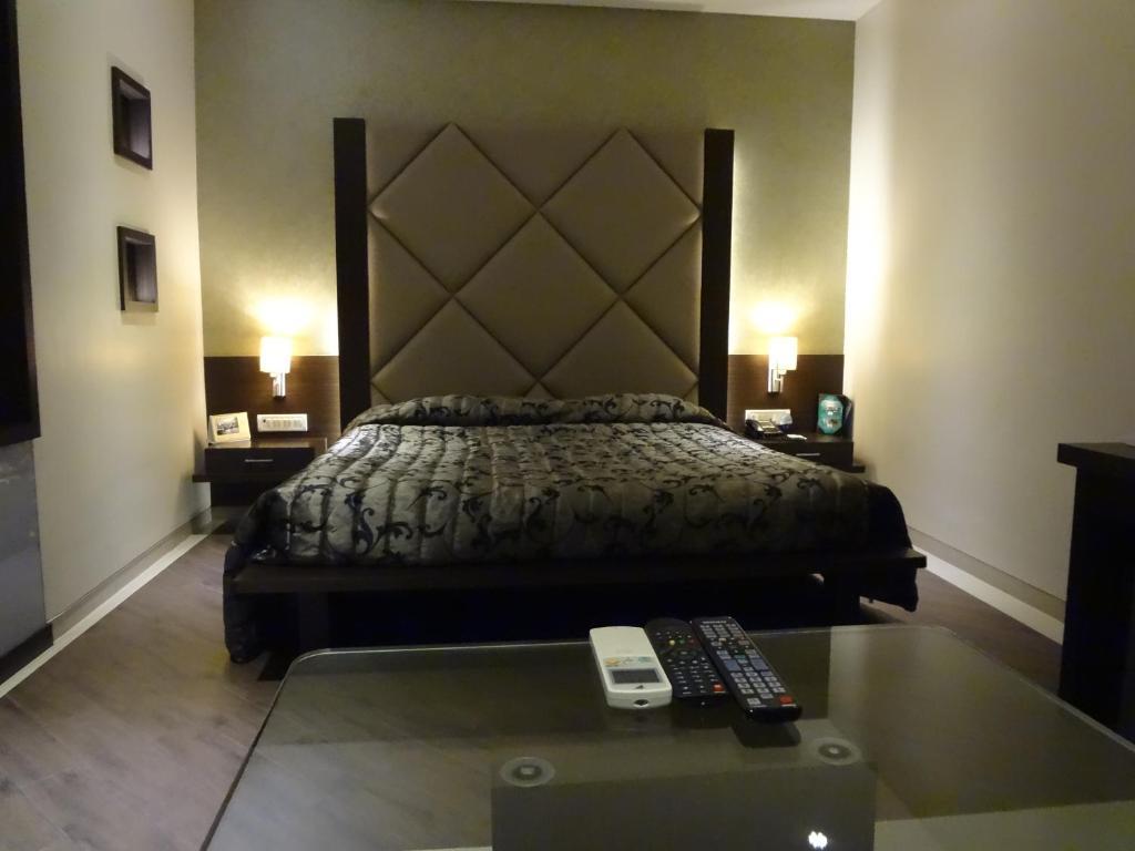 ثين Hotel Capitol الغرفة الصورة